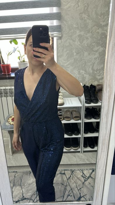 Комбинезон с пайетками на 42 рр