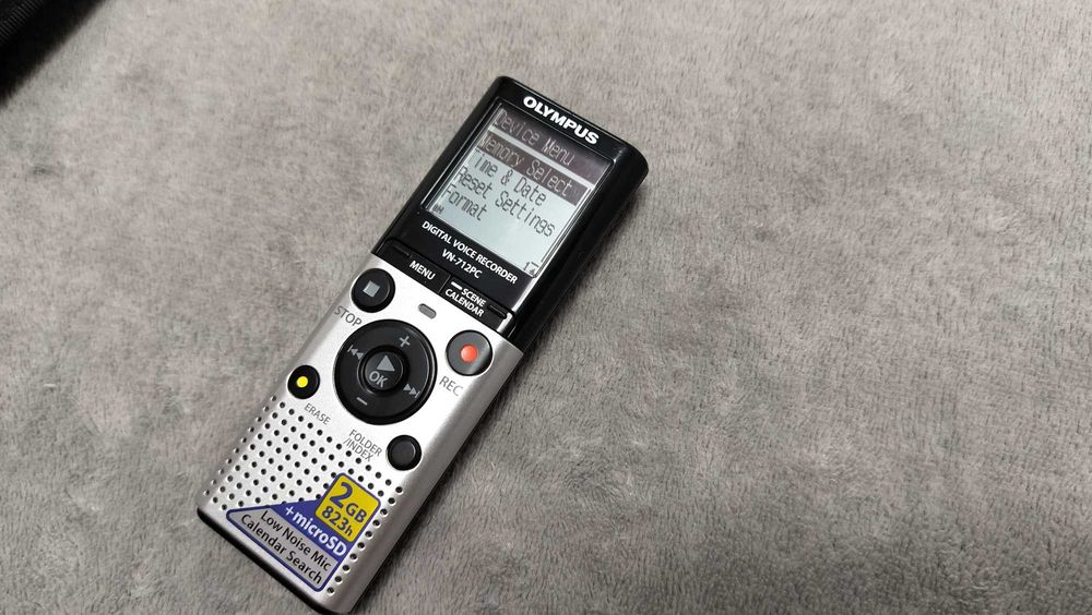 Reportofon Olympus VN-712PC Voice Recorder with 2GB si slot card