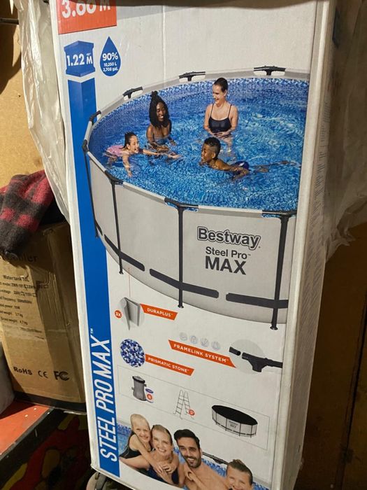 Бассейн почти новый