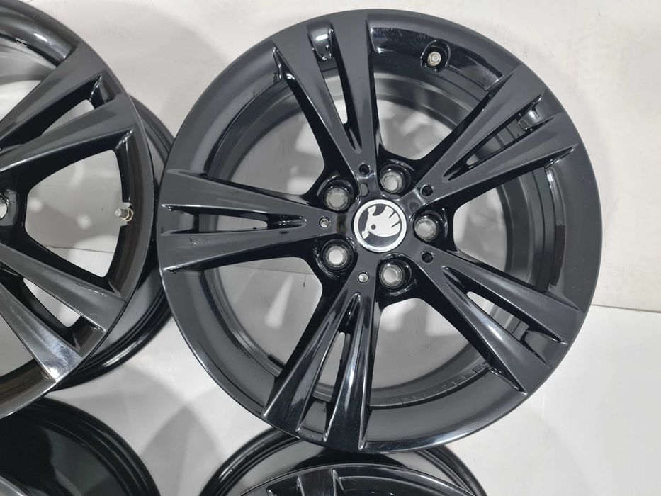 Jante 17 OEM Skoda Octavia Superb  VW Golf 5x112 7.5j et52 57.1