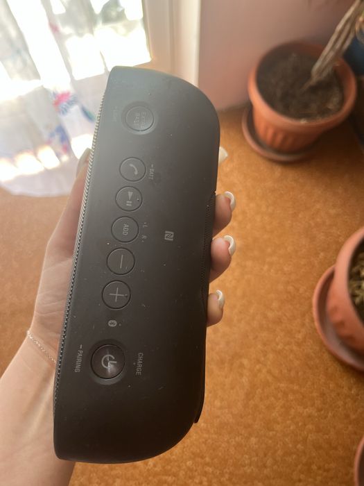 Тонколонка Sony водоустойчива