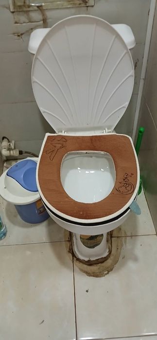 Уй хужалик буюмлари сотилади