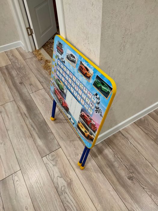 Детский столик б.у