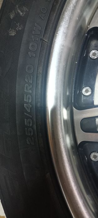 Диск с шиной 255/45/20