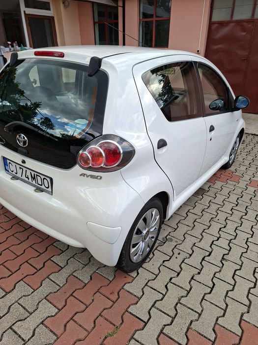 Vând Toyota ayego benzina
