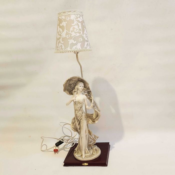 Елегантна настолна лампа "Juliana Collection" (1996) – Veronese Design