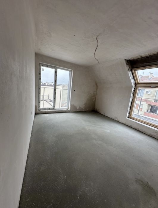 Продава се Тристаен апартамент в Варна, Автогара - 110 кв.м за 1819 €/кв.м - Снимка #11