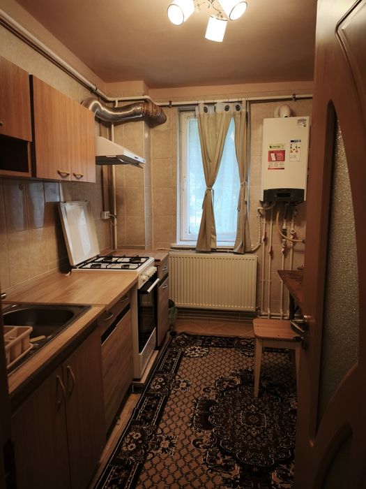 Dau in chirie apartament 2 camere Calea București