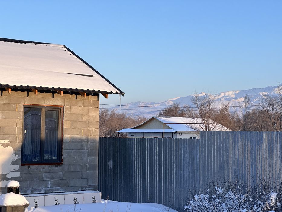 Участок с домом вдоль БАКа