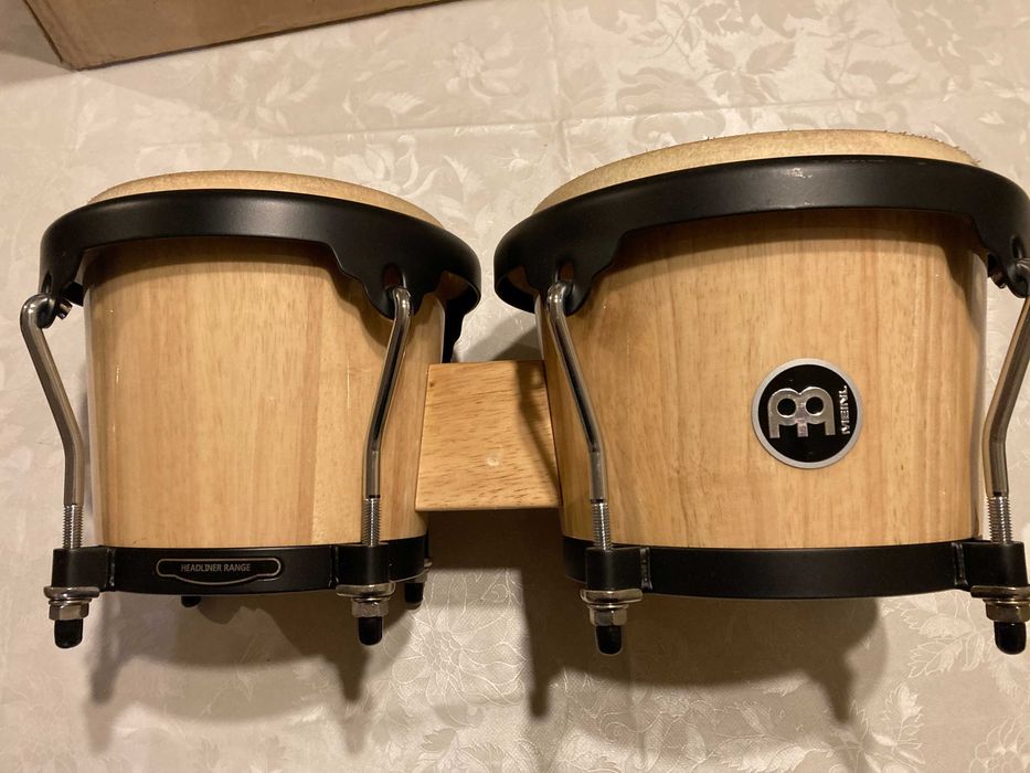 Продавам оригинални дървени бонгоси Мейнл