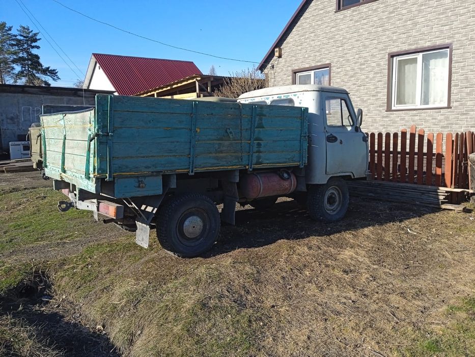Продам авто уаз бортовой