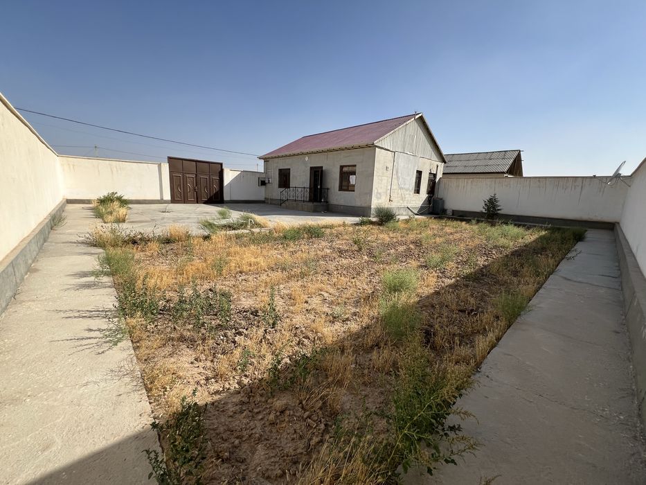 Termezda uy sotiladi 30 000$