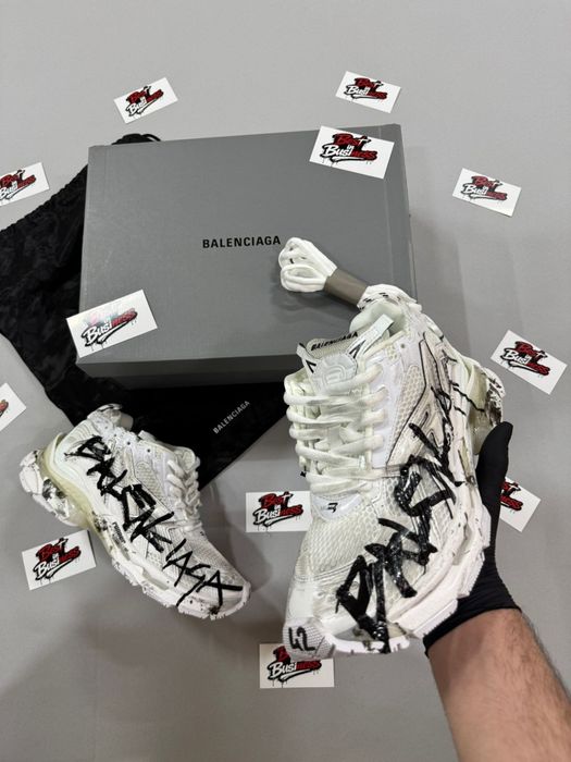Adidasi Balenciaga Runner Graffiti Albi Noi Calitate Superioara