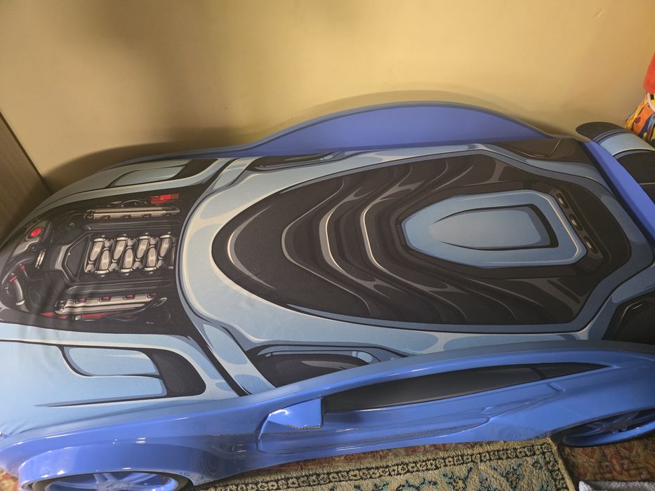 Кроватка-машинка