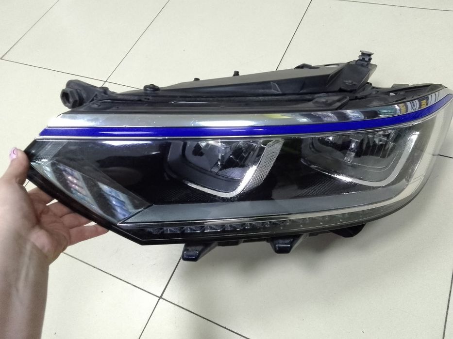 Фарове Volkswagen passat b8