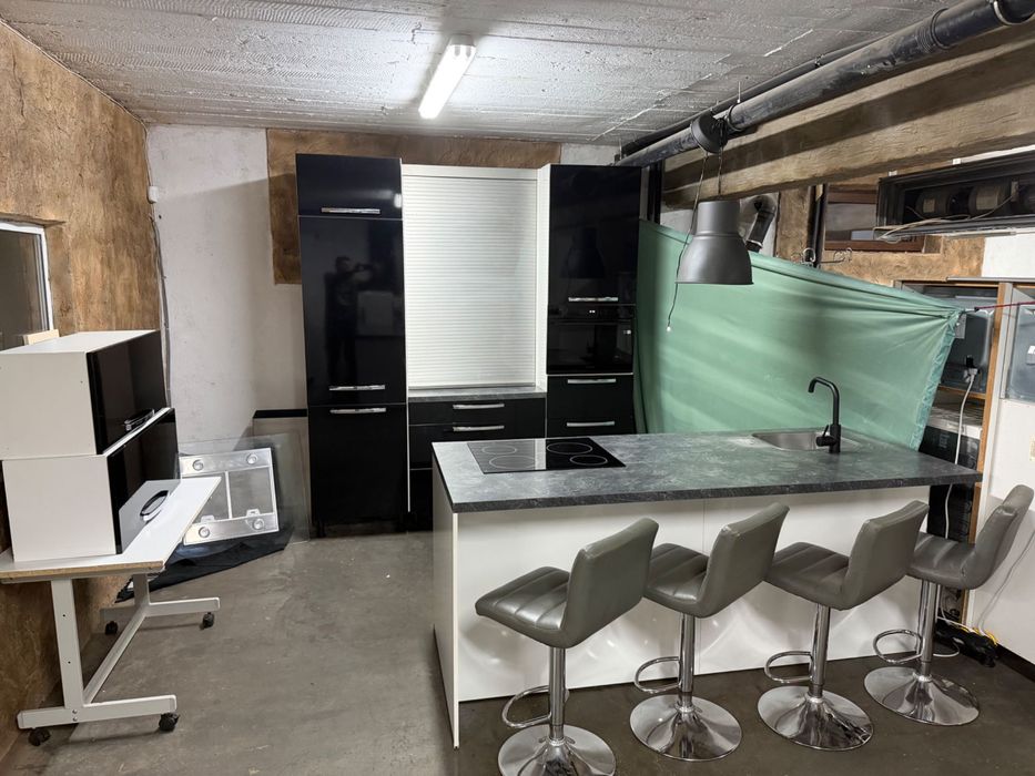 Кухня с вградени уреди