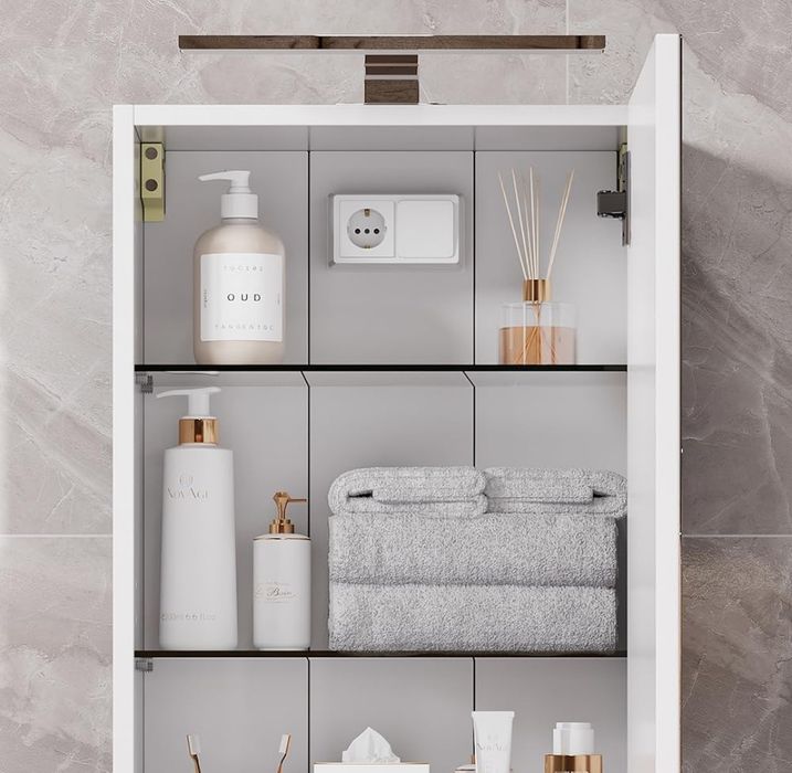 Огледален шкаф с LED лампа и стъклени рафтове 8640