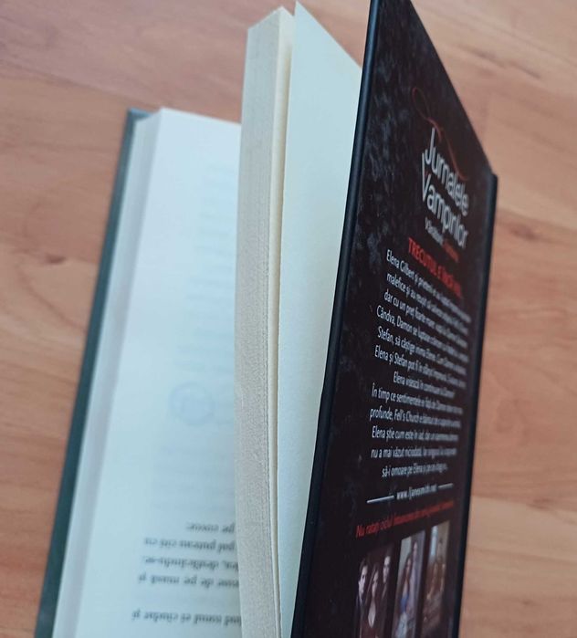 Jurnalele Vampirilor (8 volume - 4 cartonate) + bonus Cercul secret