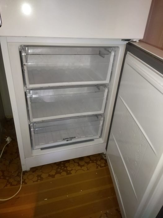 Продам ARISTON холодильник за 55000