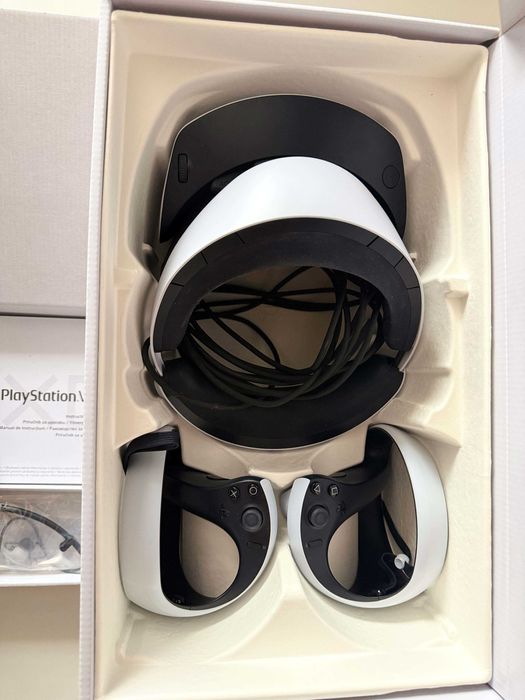 PLAYSTATION VR2 за PS5 с два контролера