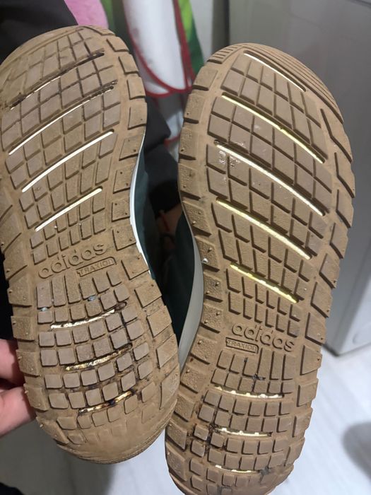 Маратонки Adidas Traxion