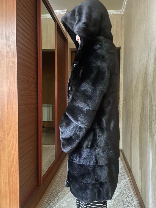 шуба норка  в черном цвете