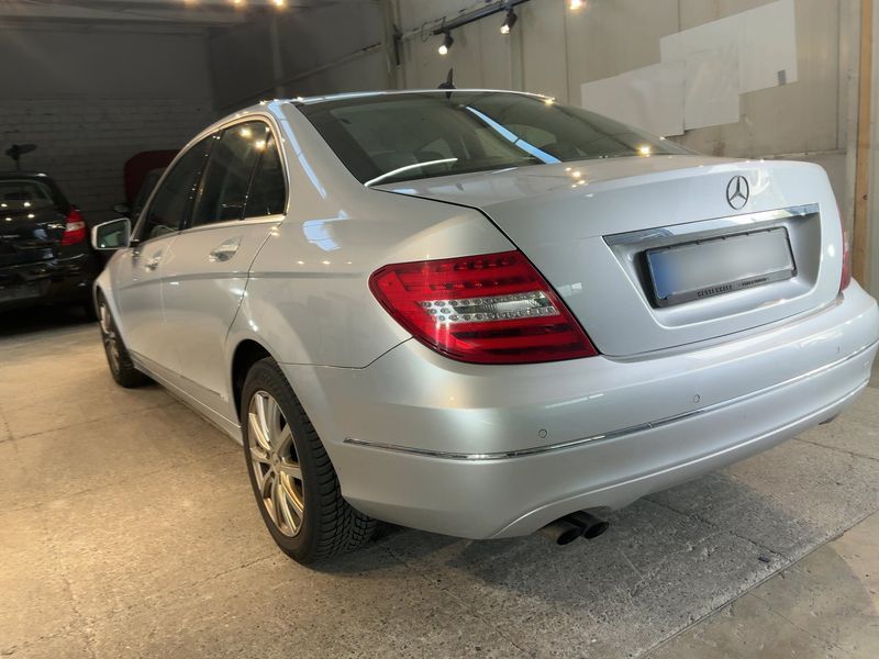 Mercedes-Benz C-Klasse C 200 CDI BlueEfficiency Avantgarde 2012