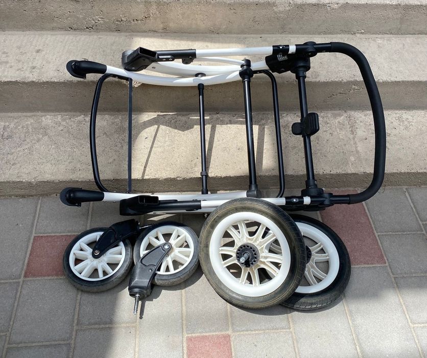 Срочно продам Коляску новую