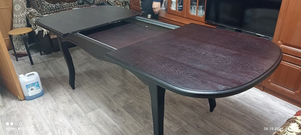 Стол обеденный, гостевой