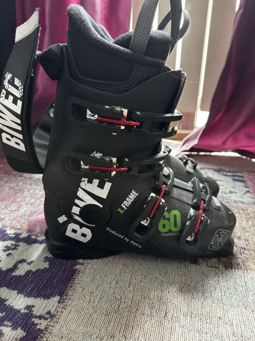 Ботинки для горных лыж