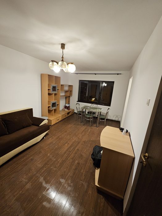 Garsoniera de închiriat