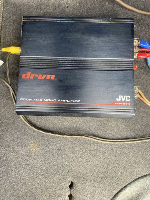 Vand subwoofer cu statie si condensator