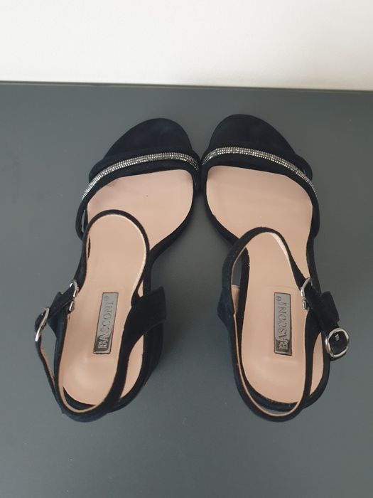 Босоножки Basconi