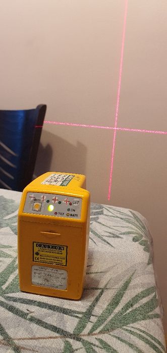 Лазарен нивелир PLS 2