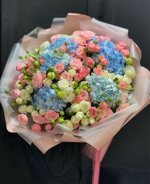 Тюльпаны Пионы Розы Гортензии