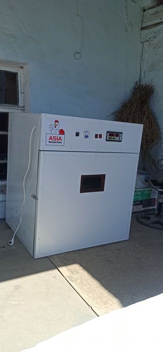 Инкубатор сотилади