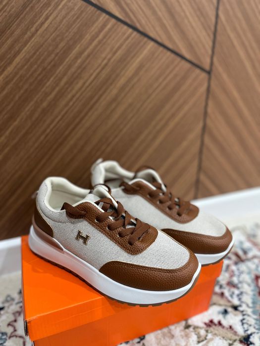 Продам кроссовки новыеее