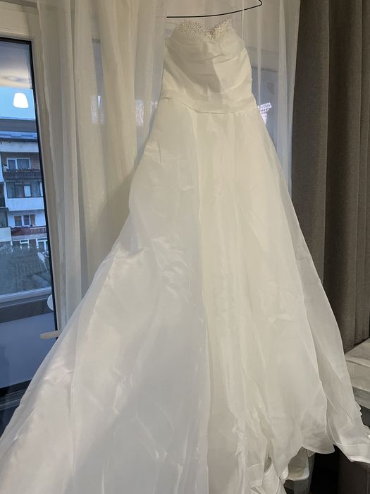 Rochie de mireasă alba cu perle