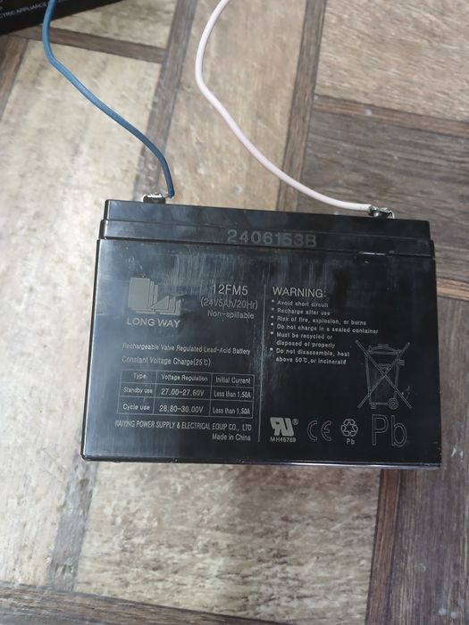 Аккумулятор 18 вольт ва 24 вольт сотилади