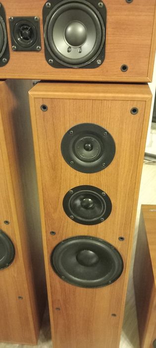 Jamo E 430 тонколони