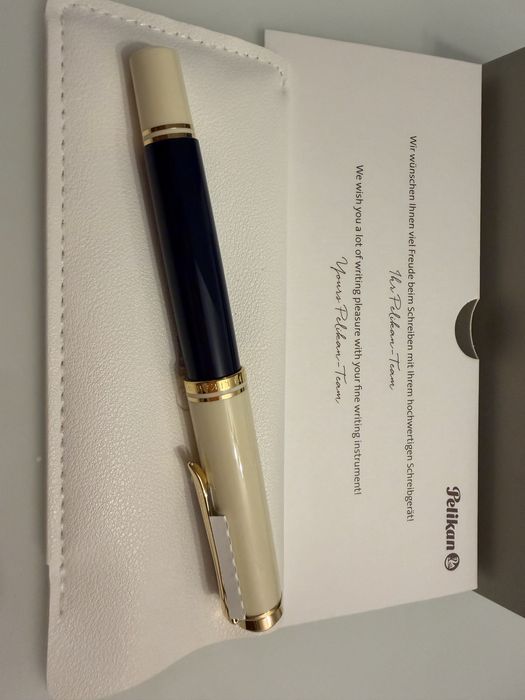Stilou Pelican  Souveran M800 Cream Blue, penita de aur