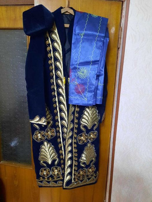 Продам чапан золотошвейный