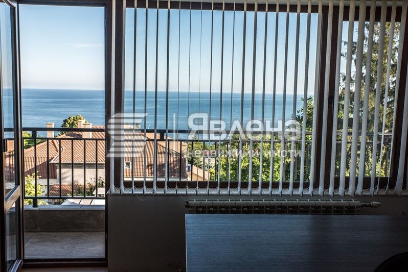 Къща с 8 спални и морска гледка