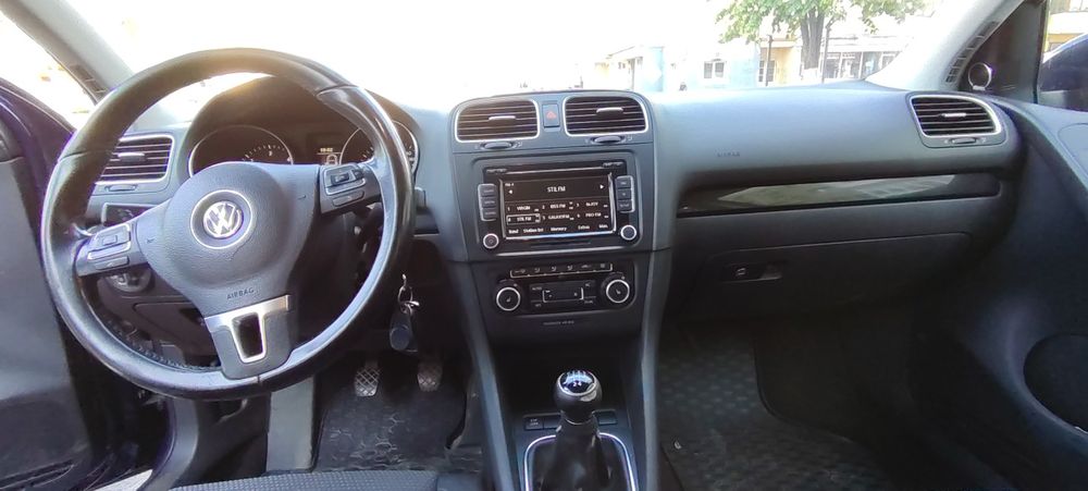 VOLKSWAGEN Golf 2010 — imagine 2