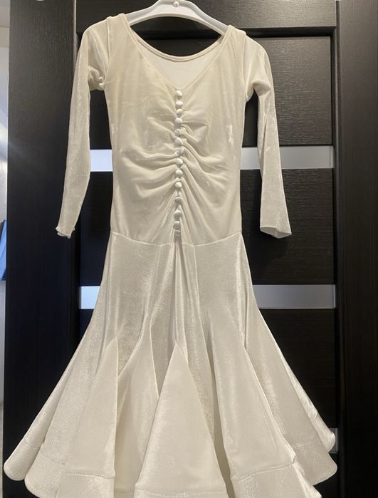 Рокля за спортни танци