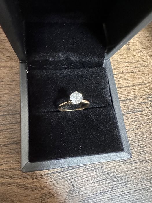 Златен Пръстен с диамант 0.87 карата