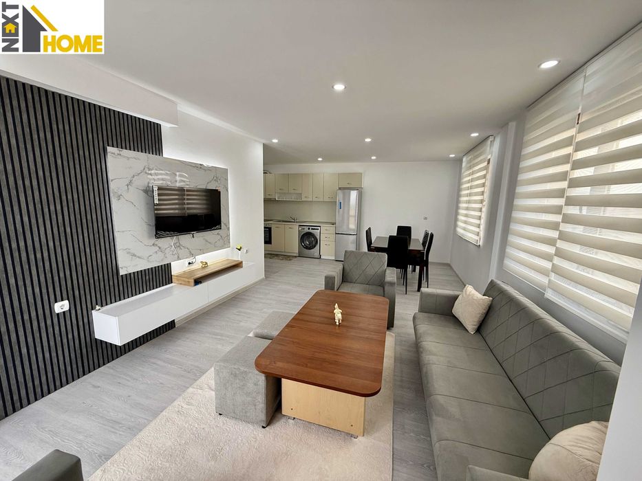 Чисто нов, напълно обзаведен тристаен апартамент в нова сграда