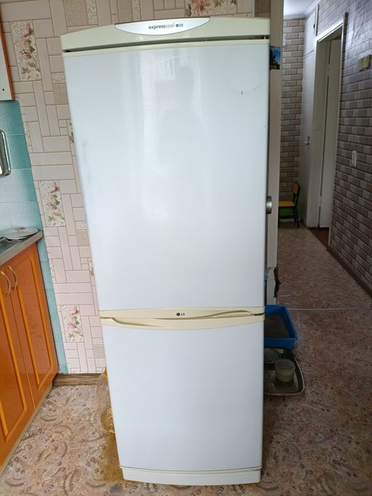 Холодильник LG б/у