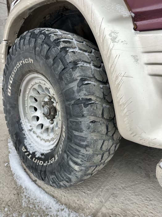 Продам грязевые шины 33 12,5 15