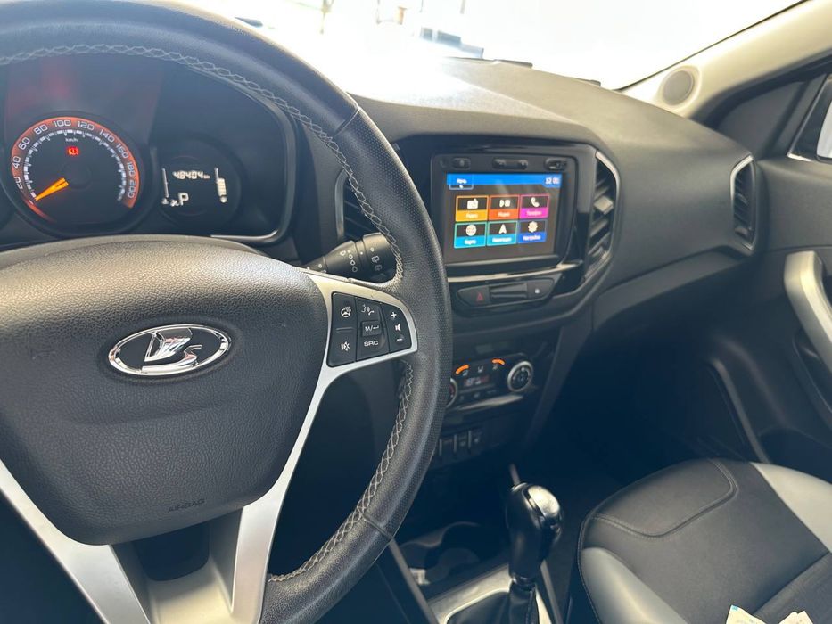 Lada XRay Cross 2019
